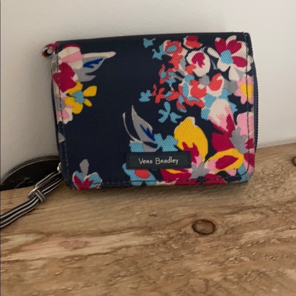 Vera Bradley pretty paisley wallet